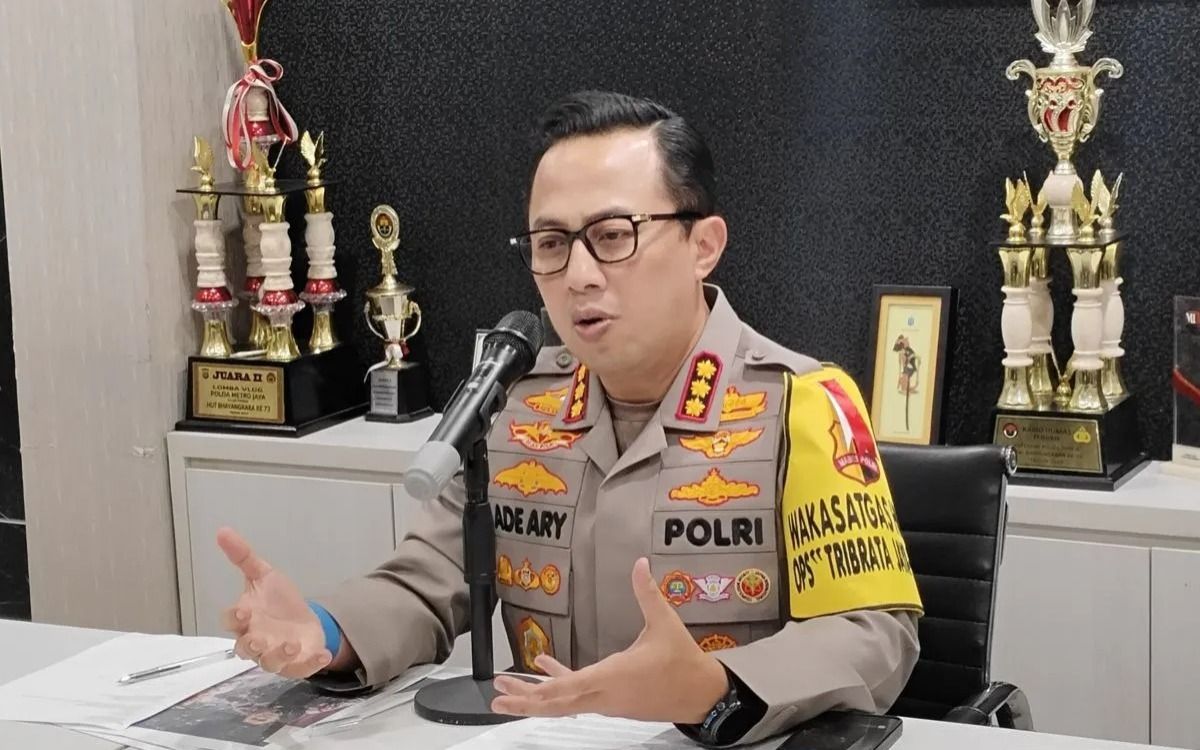 Ade Ary Syam Indradi